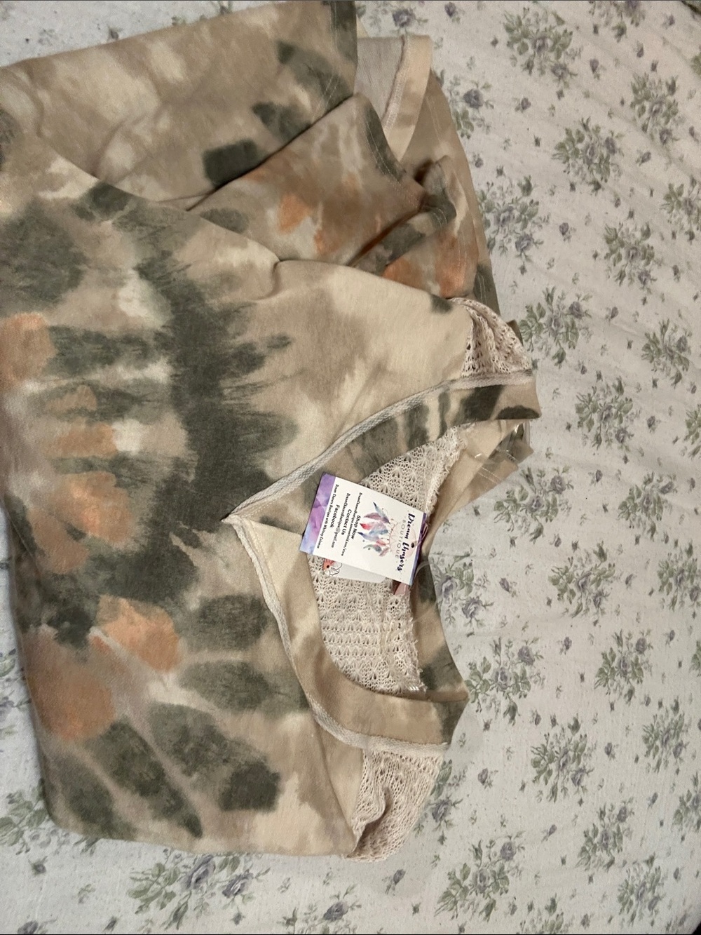 Tie-Dye Lace Trim Top in Olive, Cream & Tan